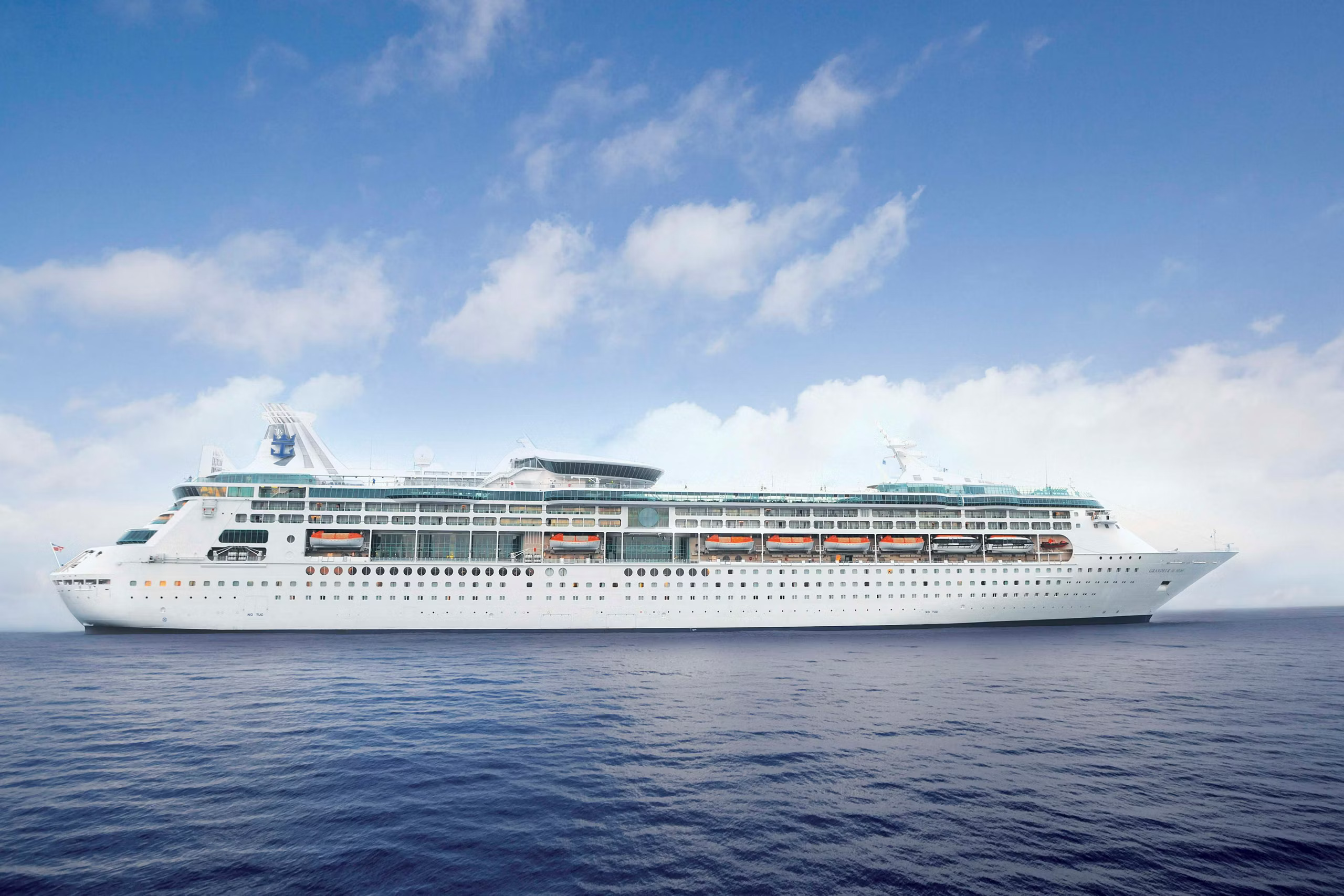 Grandeur of the Seas ship photo 4
