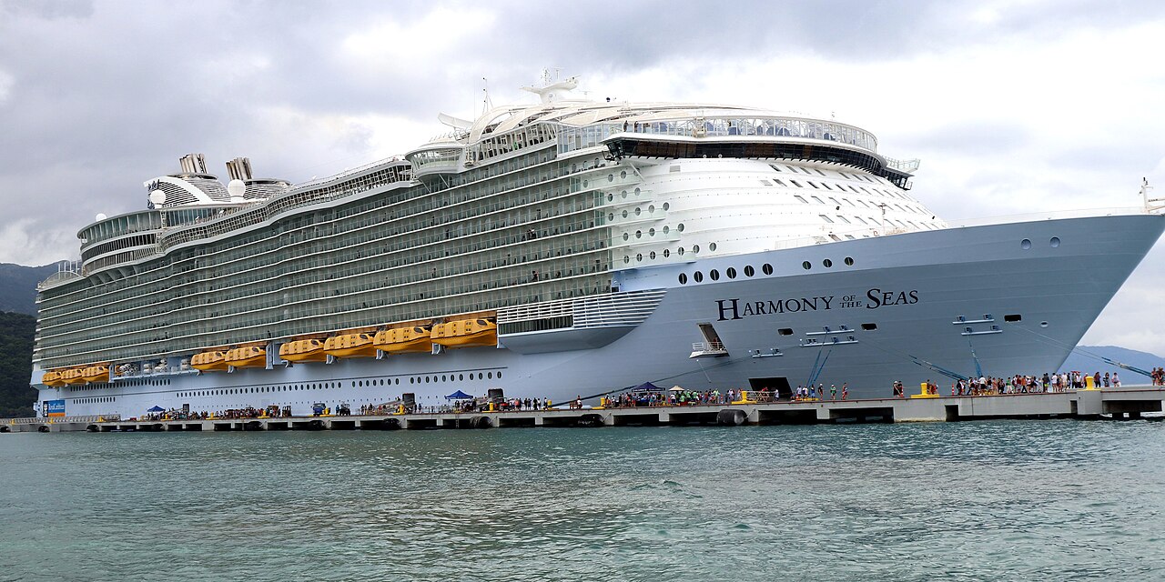 Harmony of the Seas ship photo 5