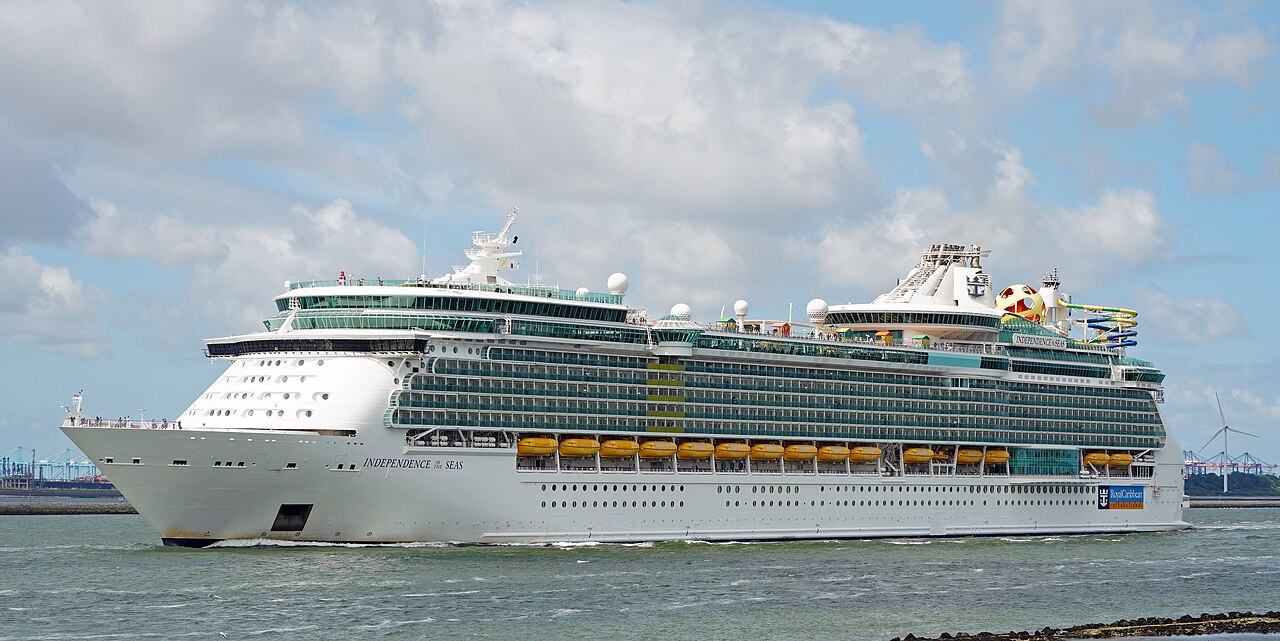 Independence of the Seas ship photo 1