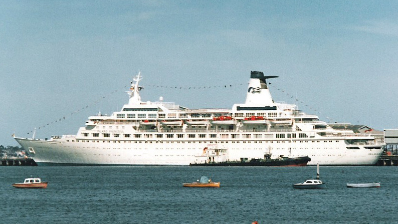 Island Princess ship photo 1