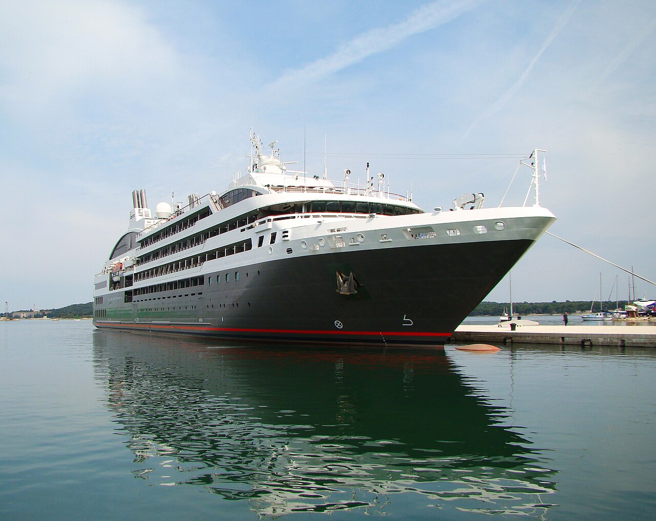 L'Austral ship photo 1