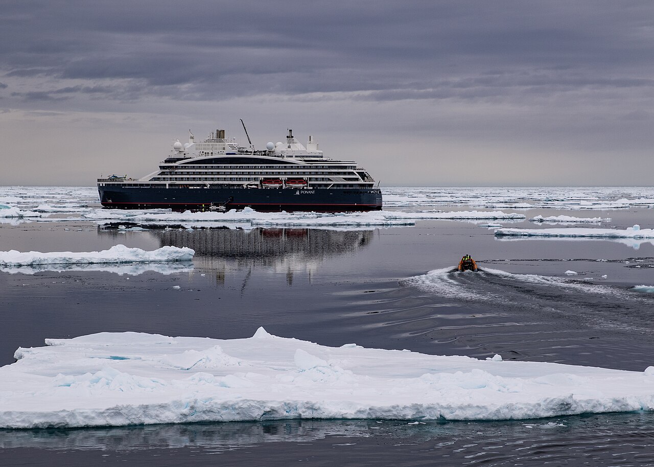Le Commandant Charcot ship photo 2