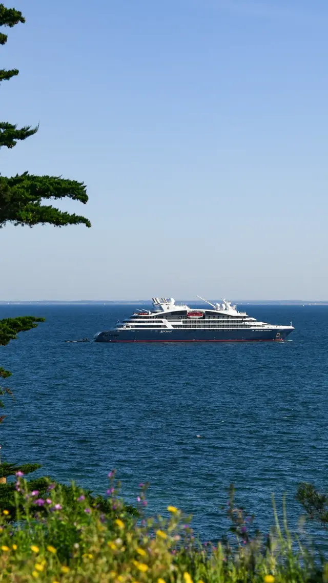 Le Jacques Cartier ship photo 1