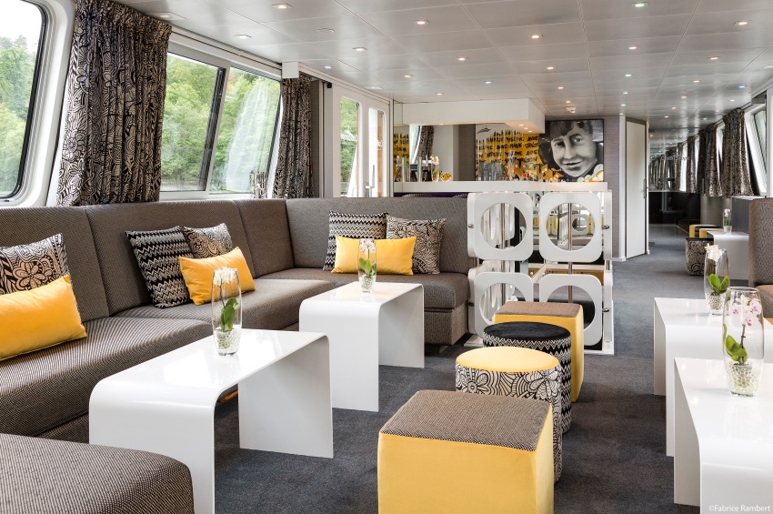 Madeleine barge ship photo 9