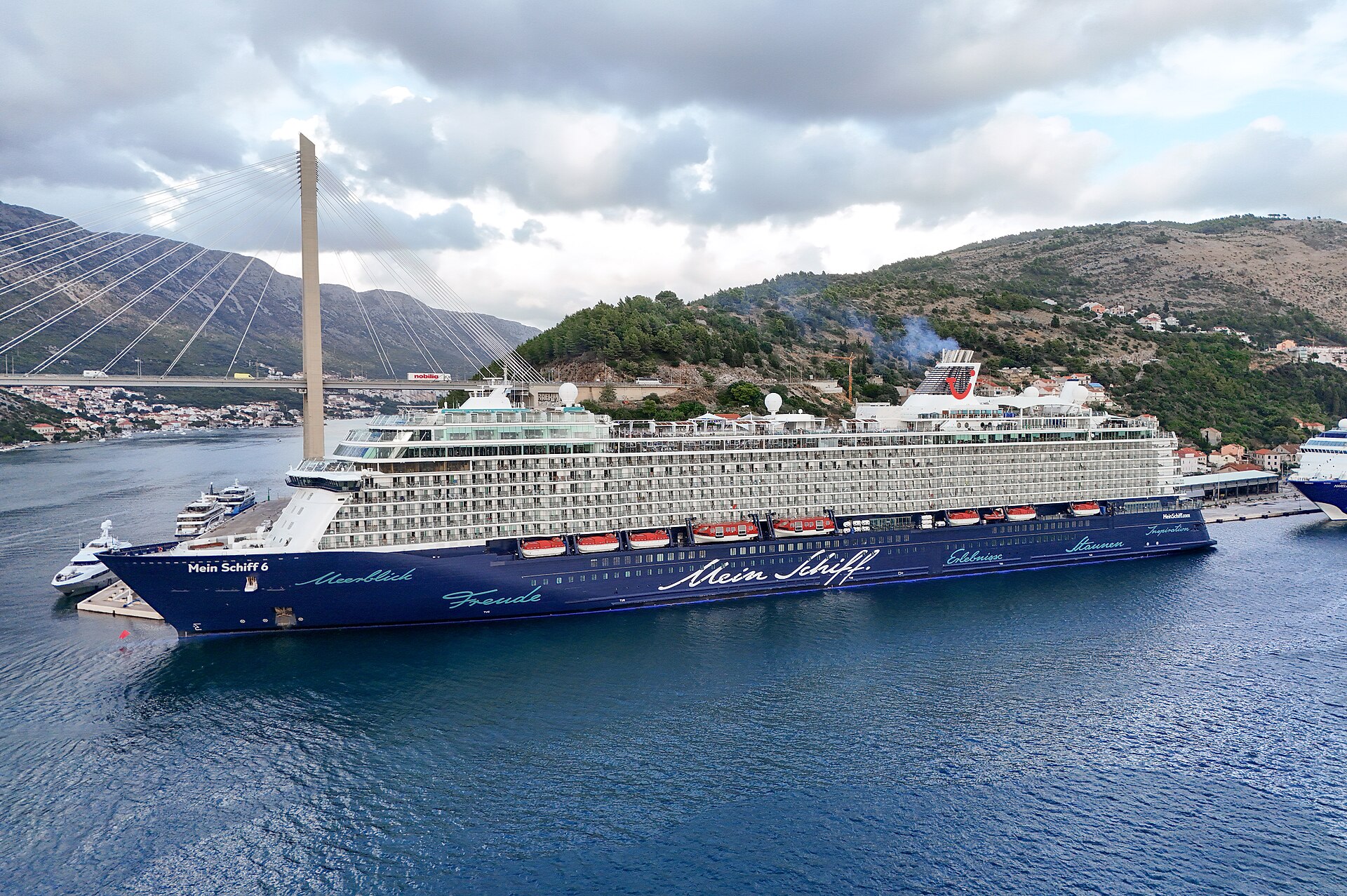 Mein Schiff 6 ship photo 2