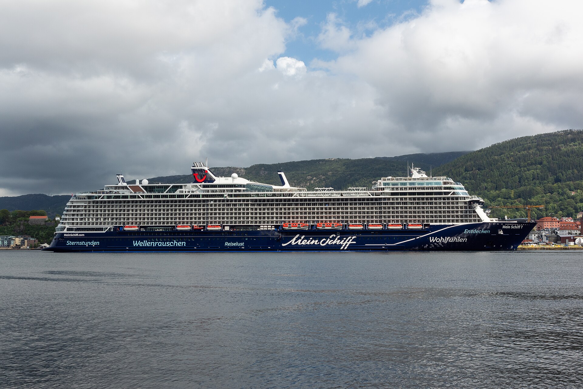 Mein Schiff 7 ship photo 1