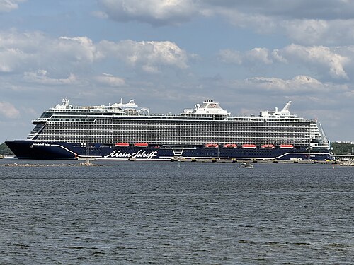 Mein Schiff Relax ship photo 3