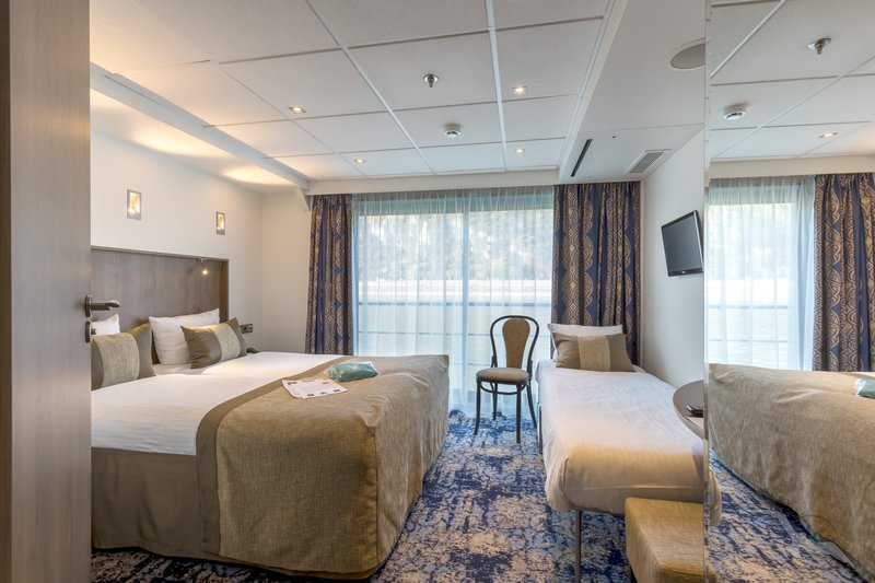 MS Amelia ship photo 6
