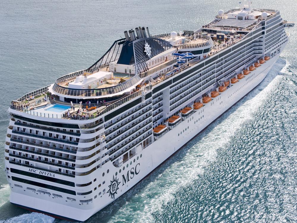 MSC Divina ship photo 4
