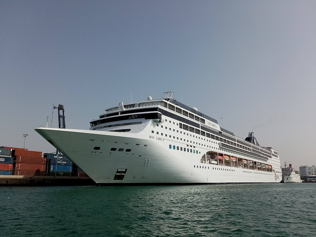 MSC Lirica ship photo 3