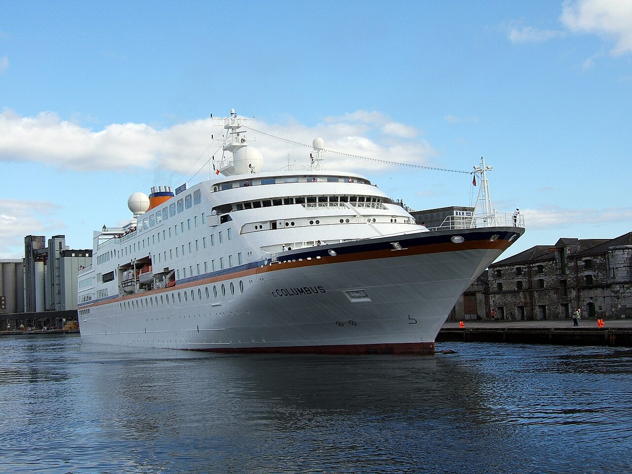 MS Hamburg ship photo 2