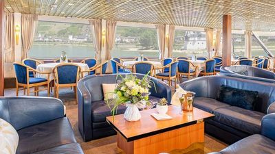 ms La Boheme ship photo 8