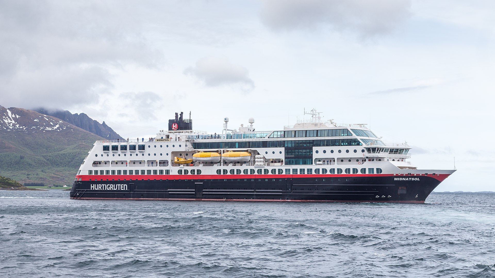 MS Midnatsol ship photo 2