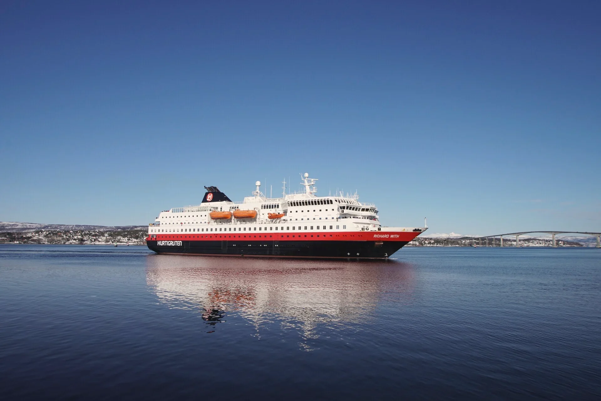 MS Richard With ship photo 1