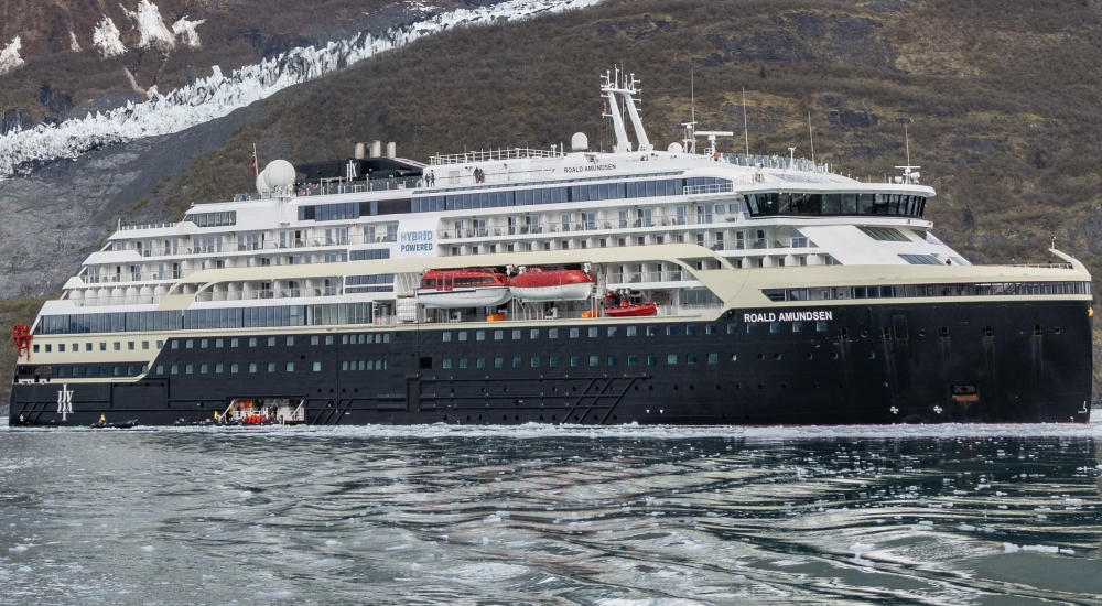 MS Roald Amundsen ship photo 1