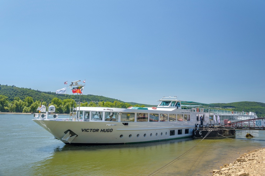 ms Victor Hugo ship photo 3