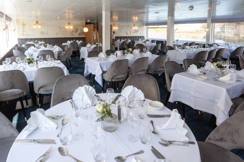ms Victor Hugo ship photo 10