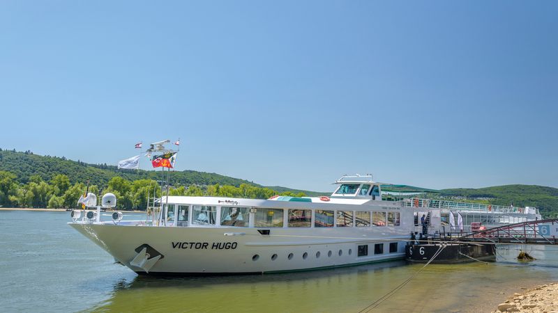ms Victor Hugo ship photo 2