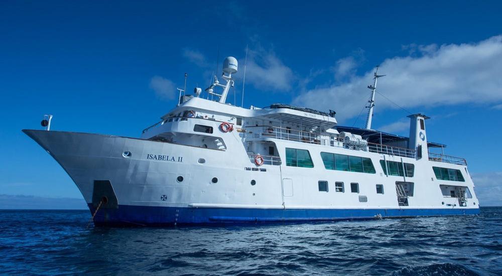 MV Isabela II Galapagos ship photo 1