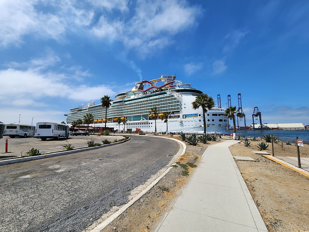 Navigator of the Seas ship photo 3