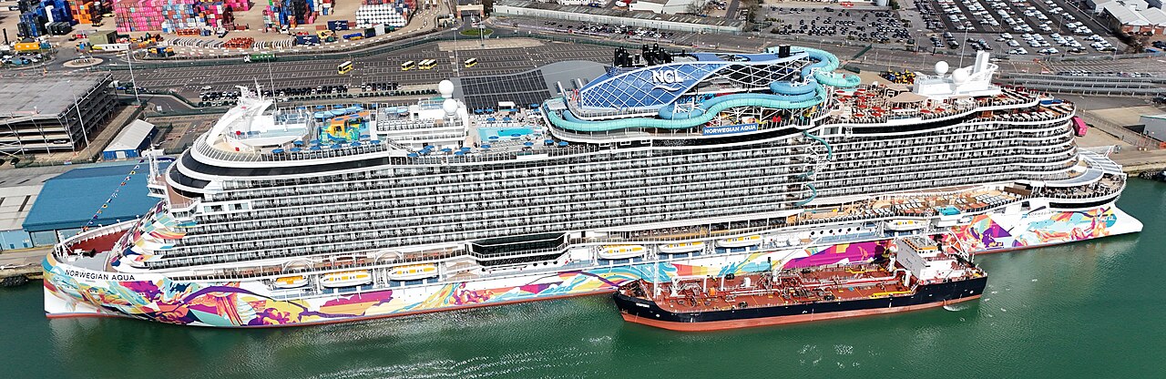 Norwegian Aqua ship photo 3
