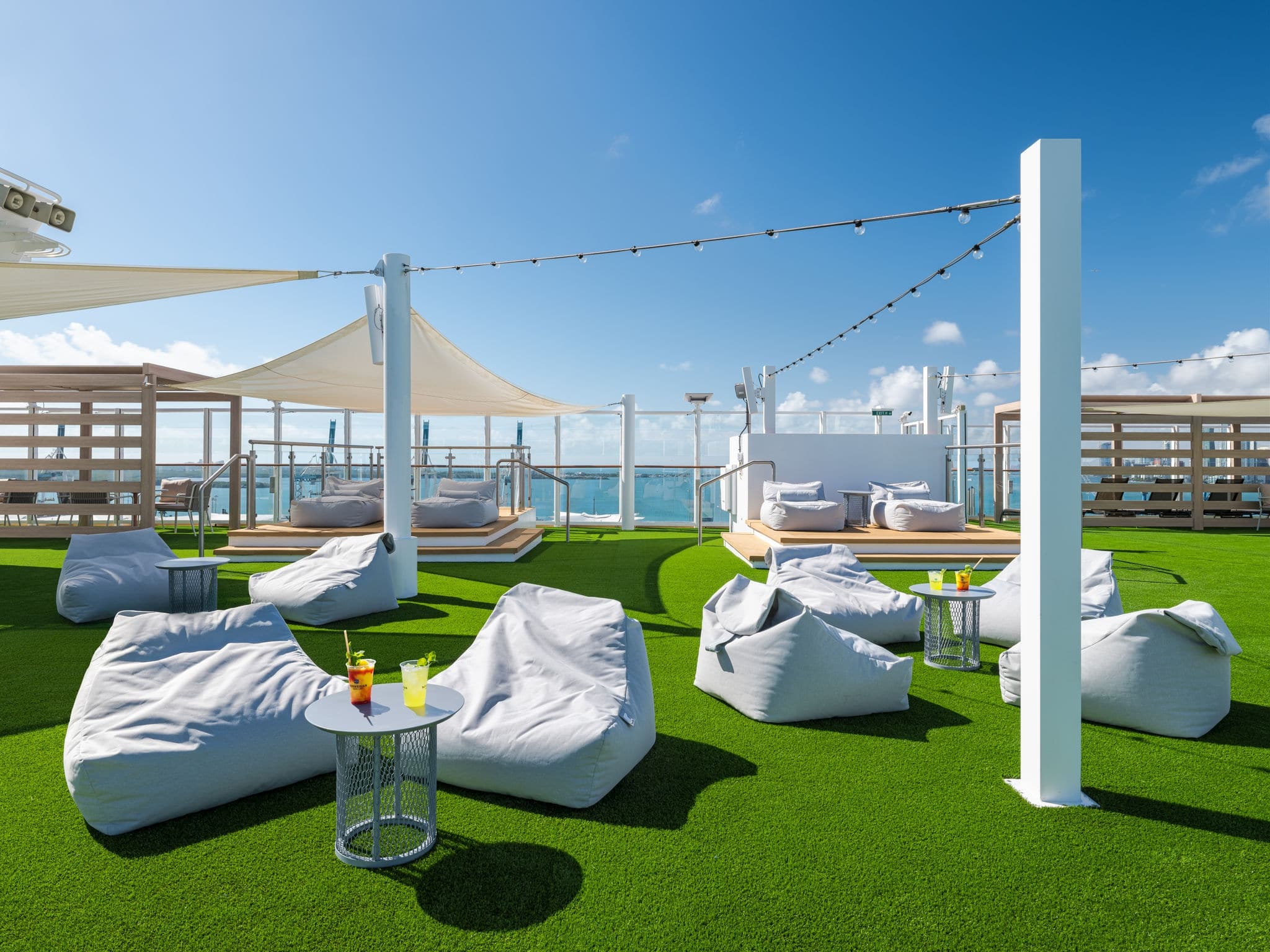 Norwegian Bliss ship photo 11