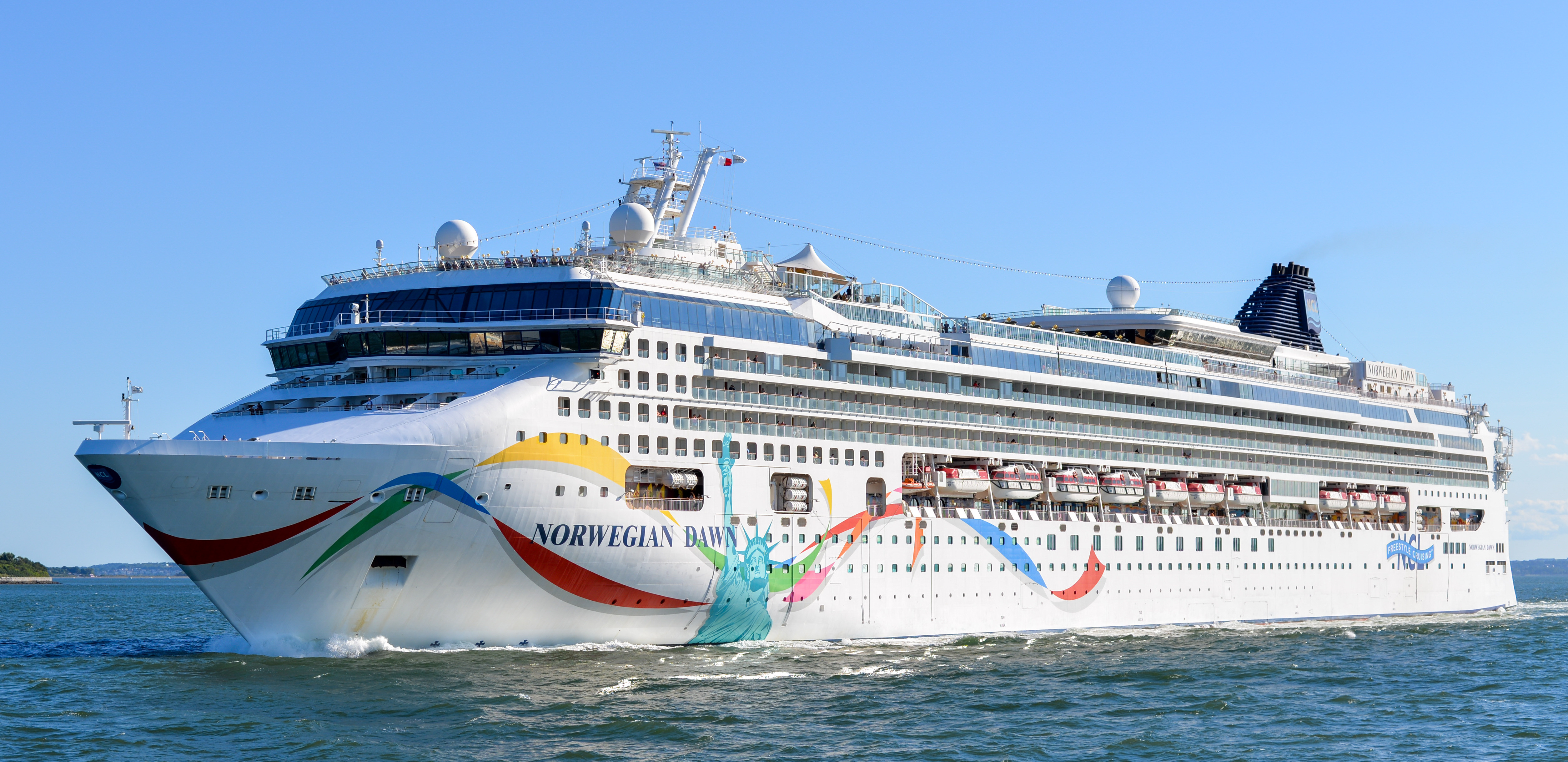 Norwegian Dawn ship photo 2