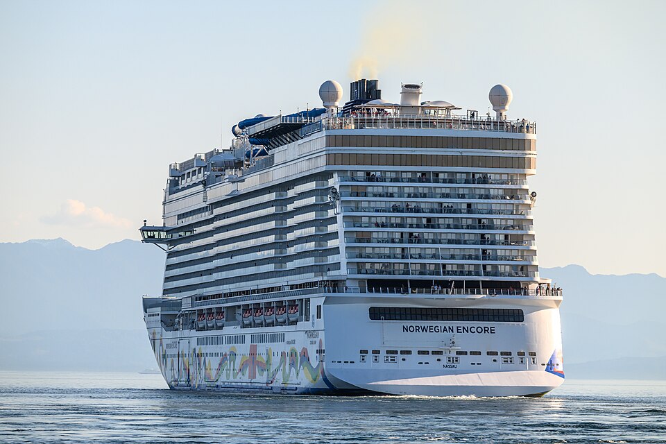 Norwegian Encore ship photo 2