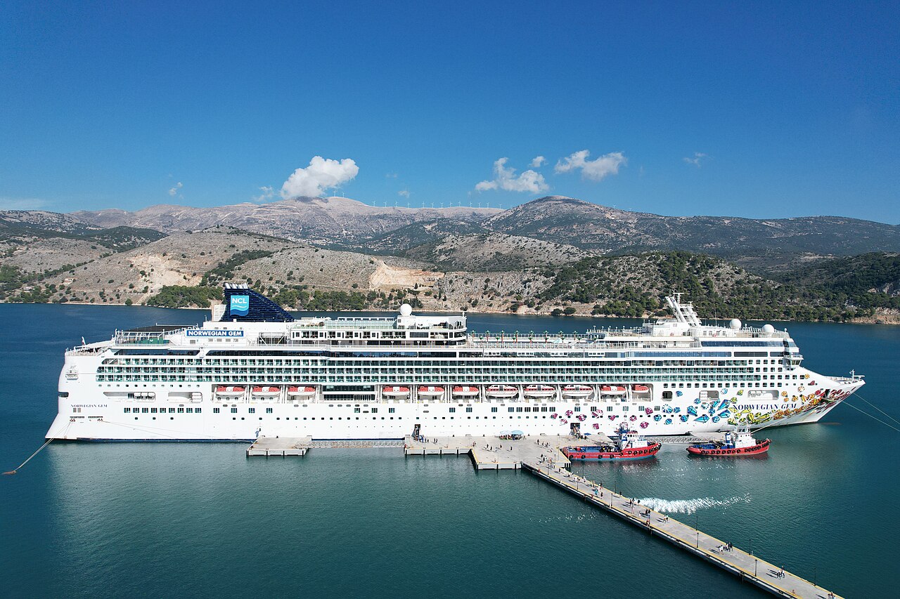 Norwegian Gem cruise ship