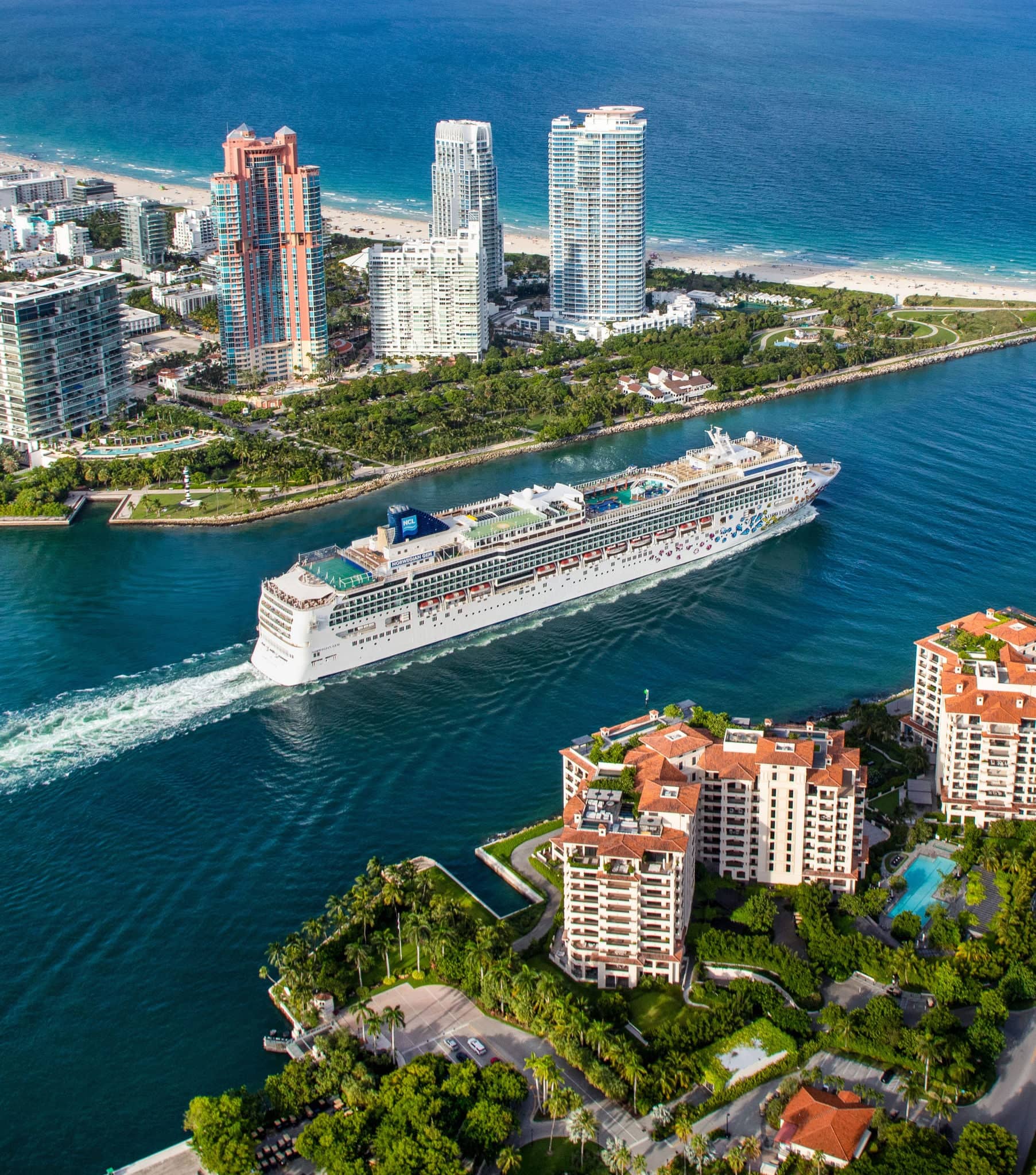 Norwegian Gem ship photo 3