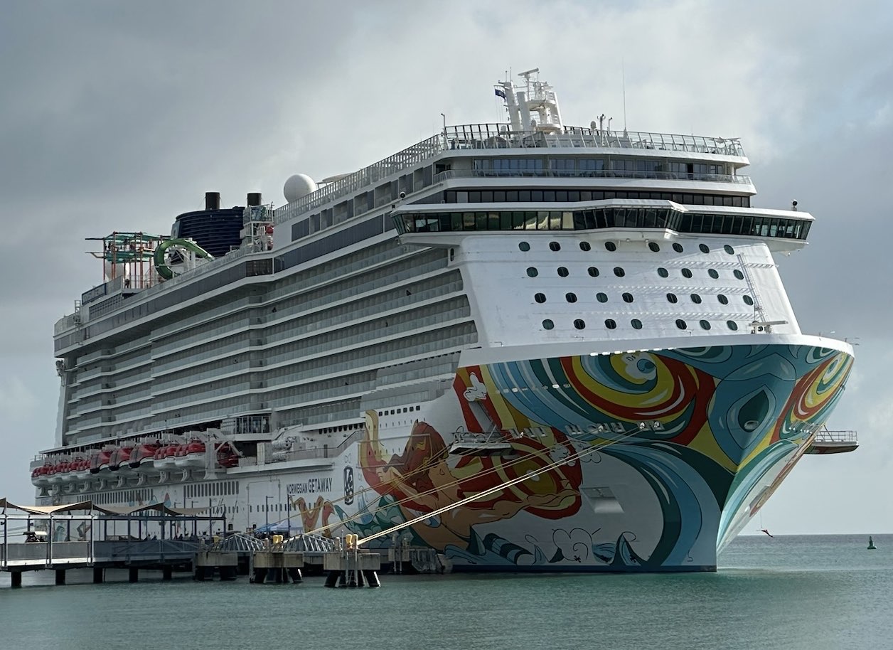 Norwegian Getaway ship photo 3
