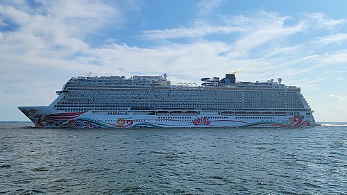 Norwegian Joy ship photo 3