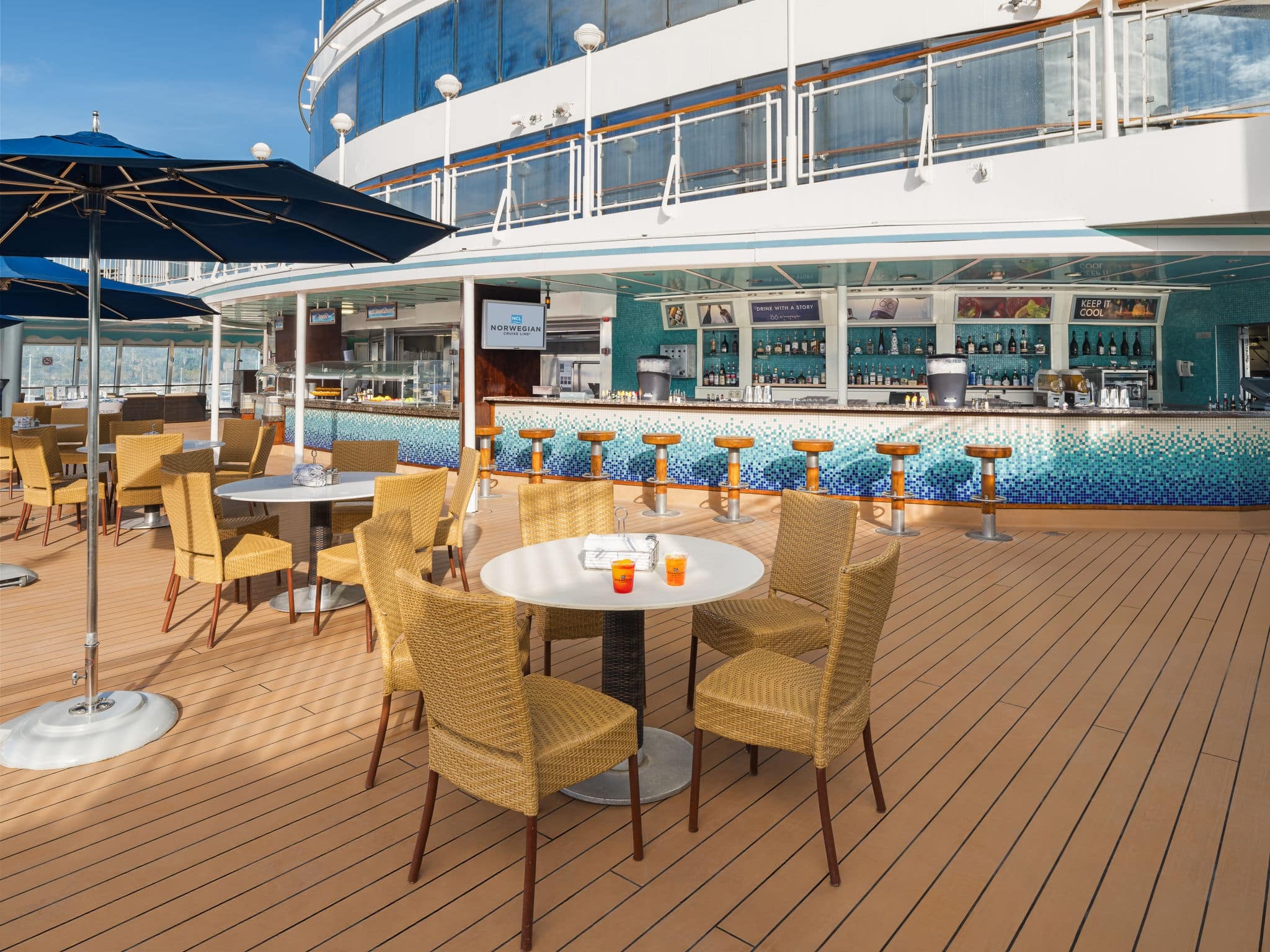 Norwegian Pearl ship photo 6