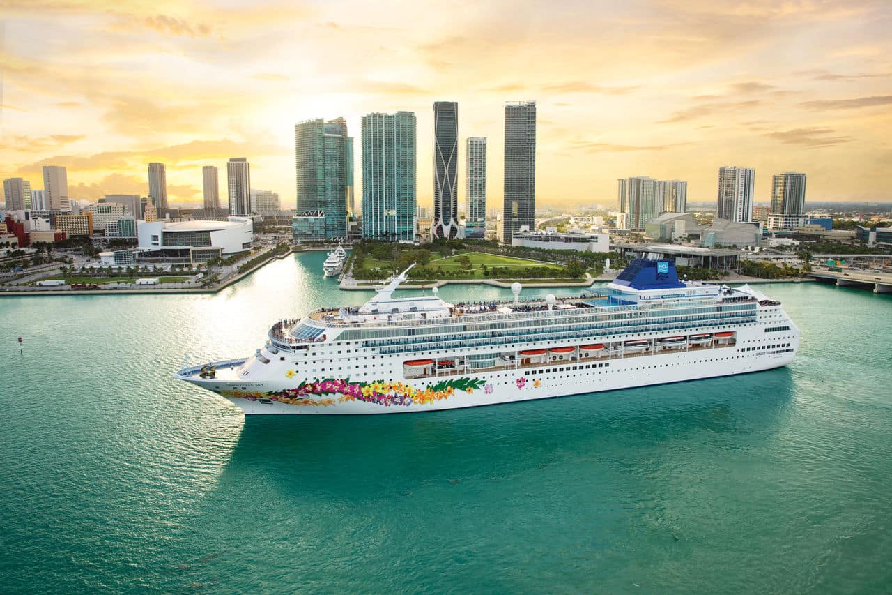 Norwegian Sky ship photo 2
