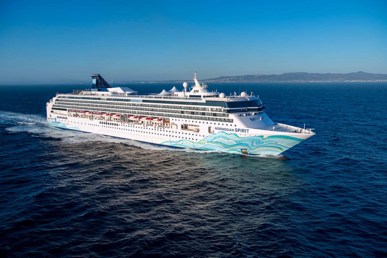 Norwegian Spirit ship photo 2