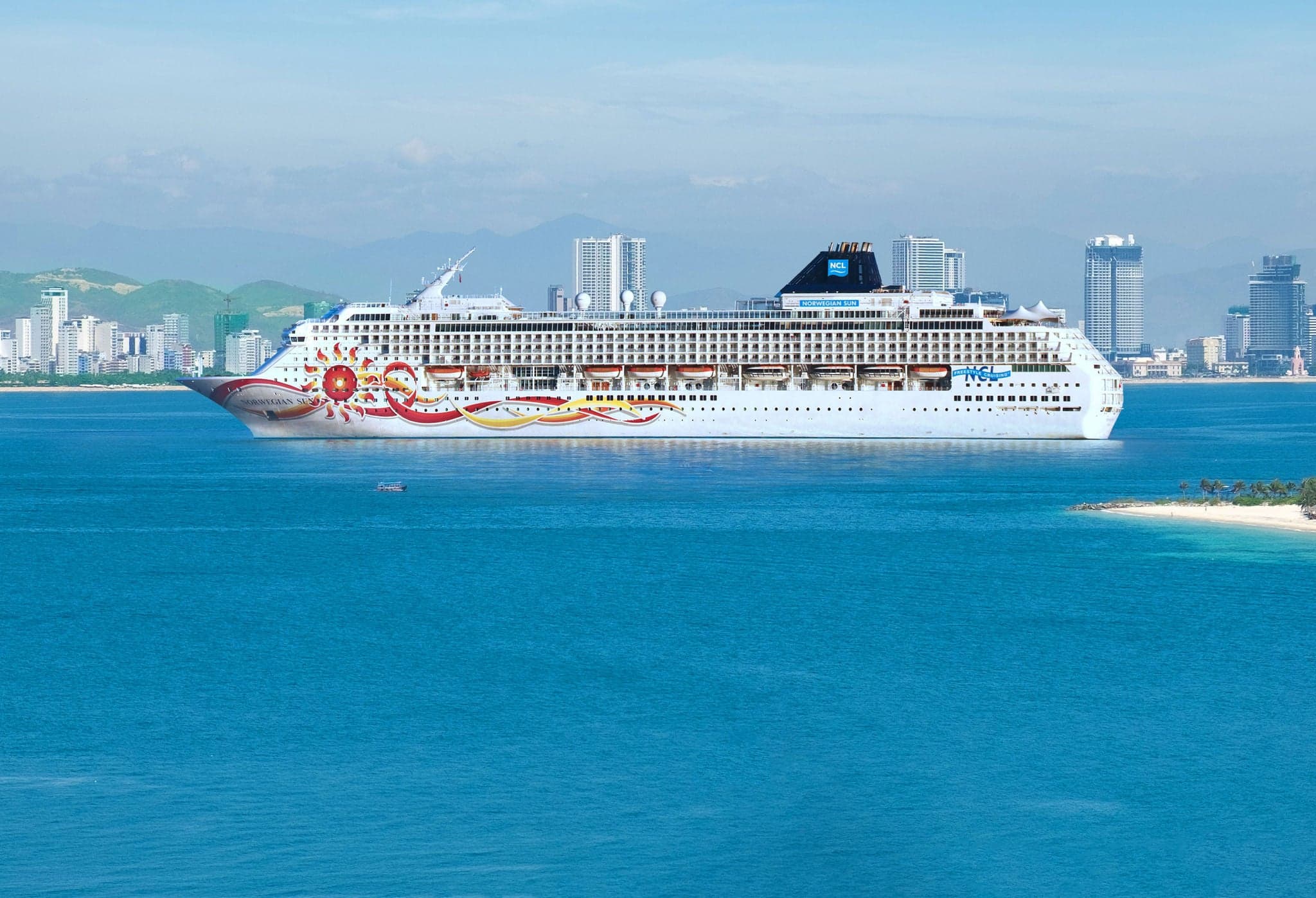 Norwegian Sun ship photo 3