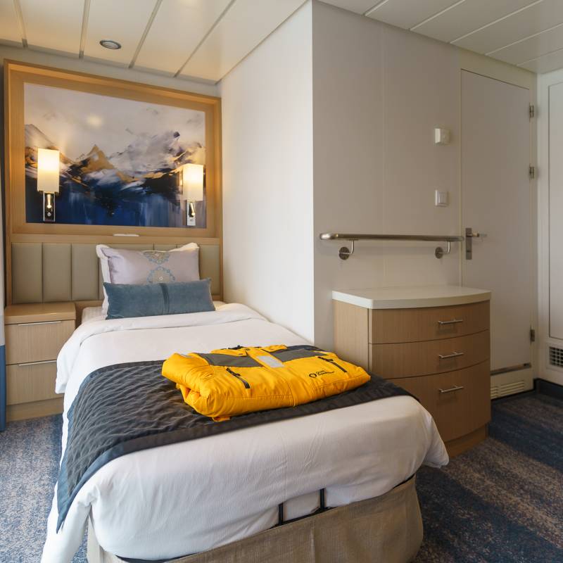 Ocean Explorer ship photo 15