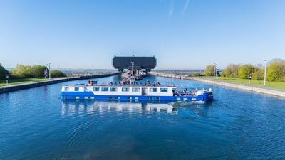 Raymonde barge ship photo 3