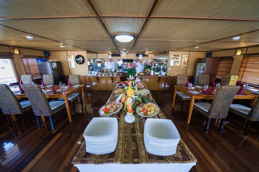 RV Indochine ship photo 5