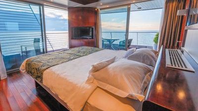 RV Indochine II ship photo 9
