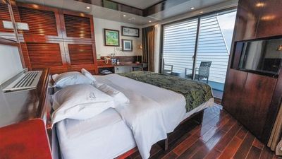 RV Indochine II ship photo 19