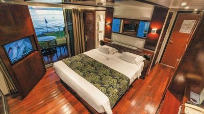 RV Indochine II ship photo 16