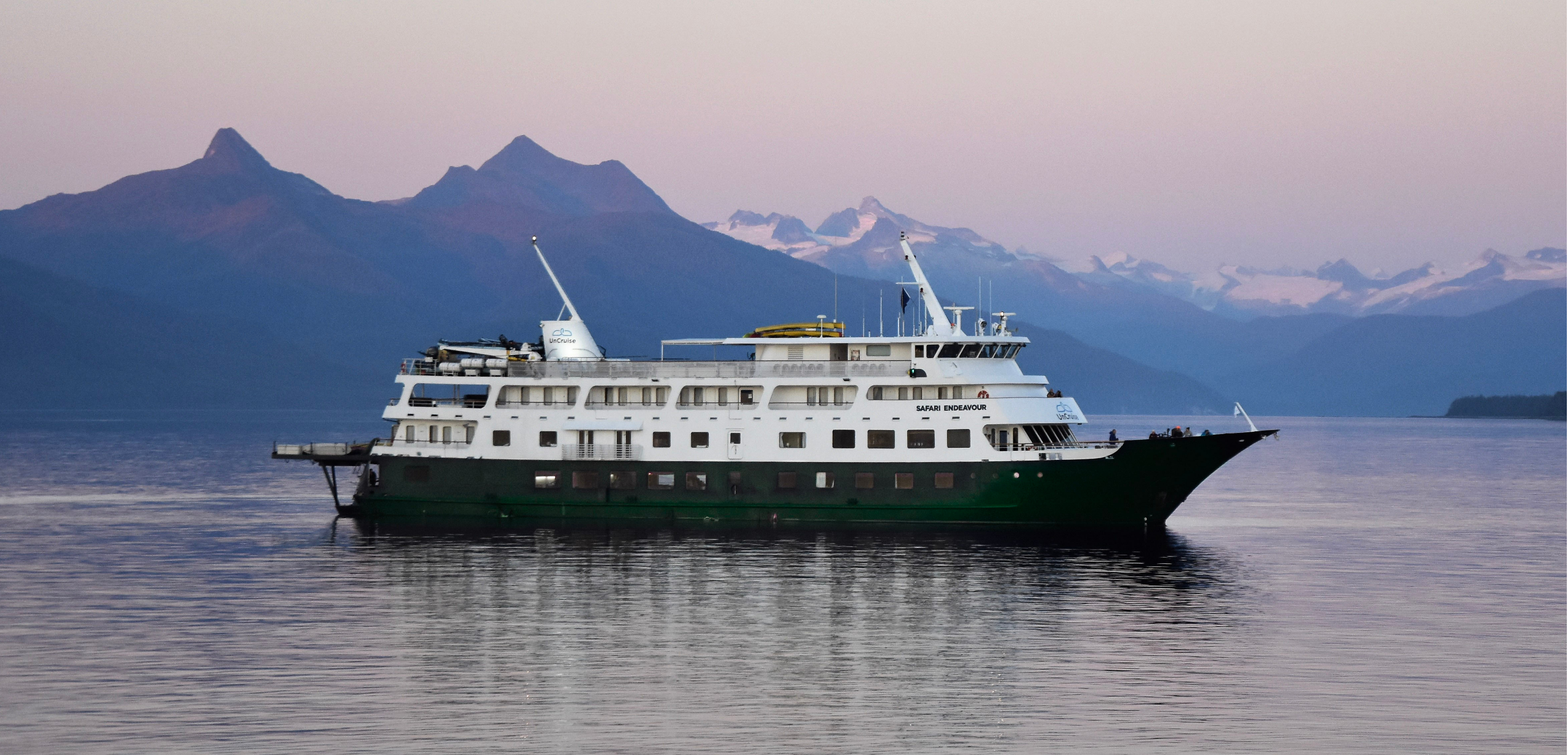 Safari Endeavour ship photo 3