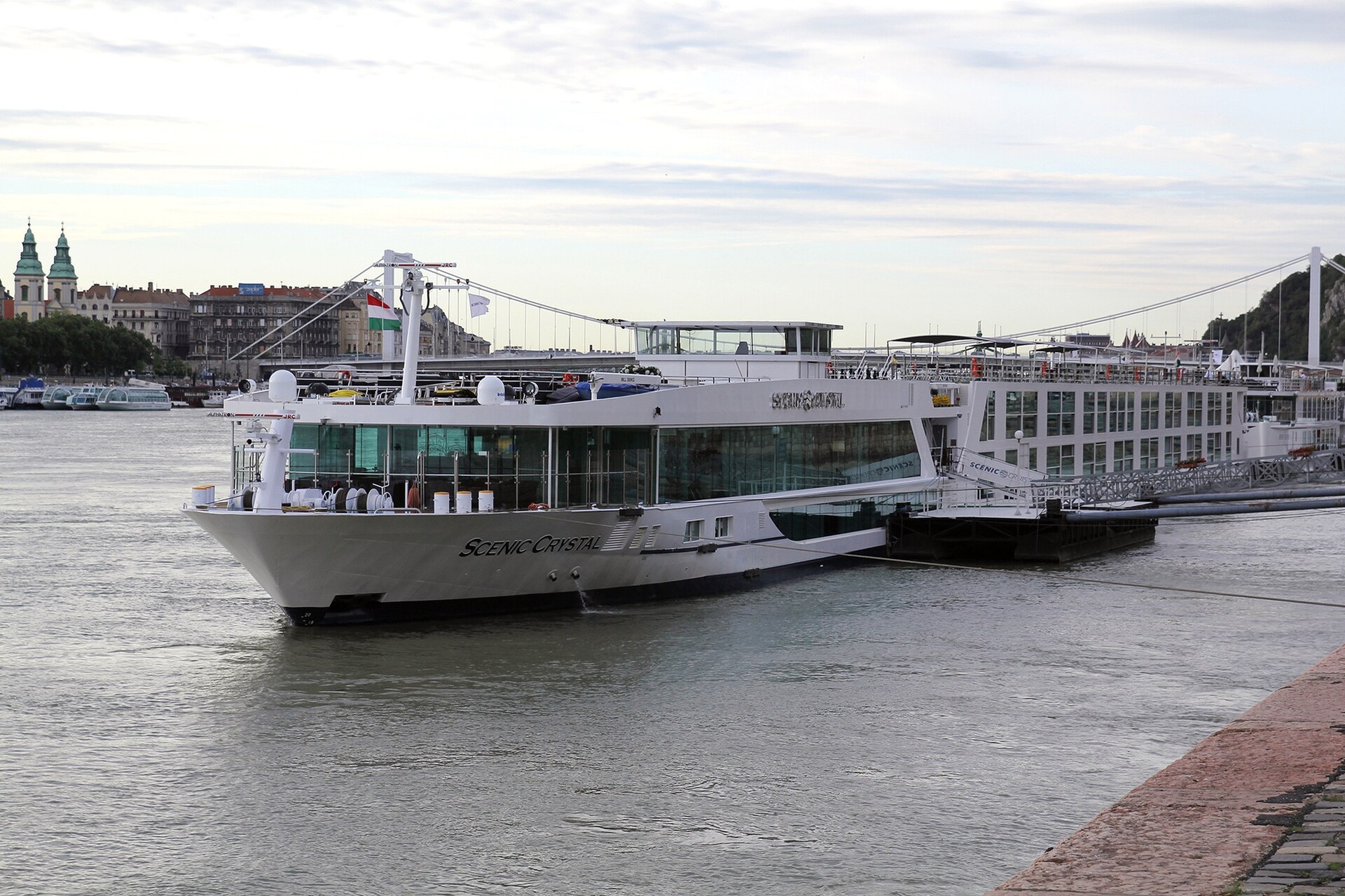 Scenic Crystal ship photo 3