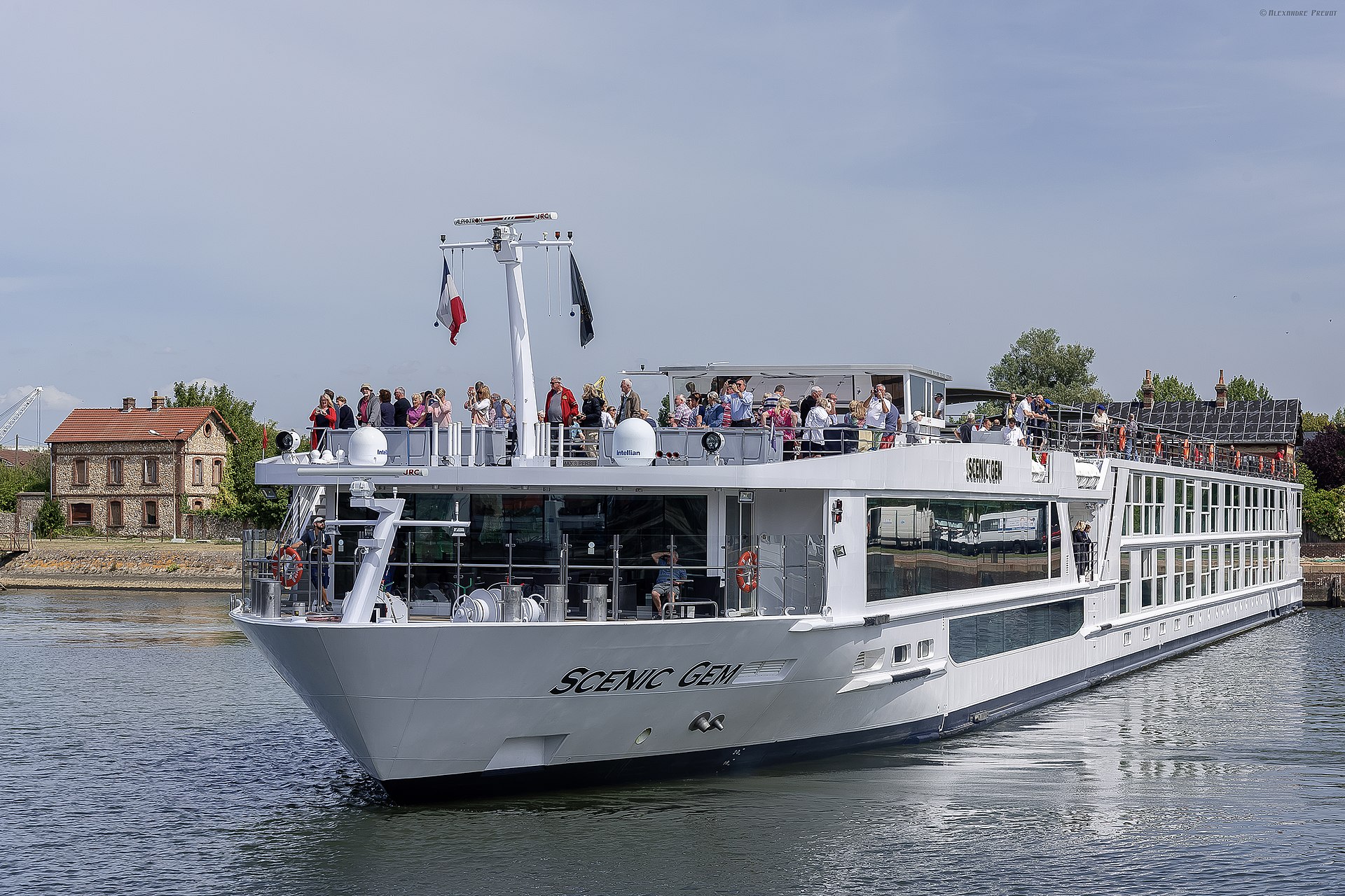 Scenic Gem ship photo 1