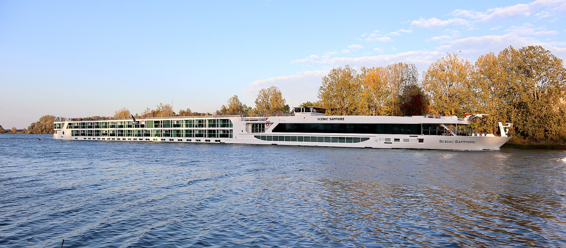 Scenic Sapphire ship photo 2