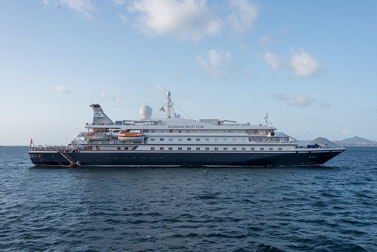 SeaDream I ship photo 2
