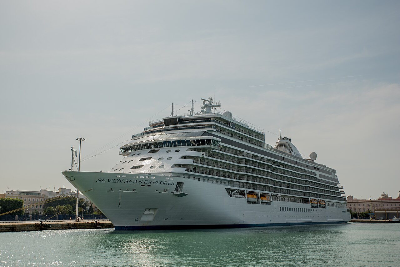 Seven Seas Explorer ship photo 2