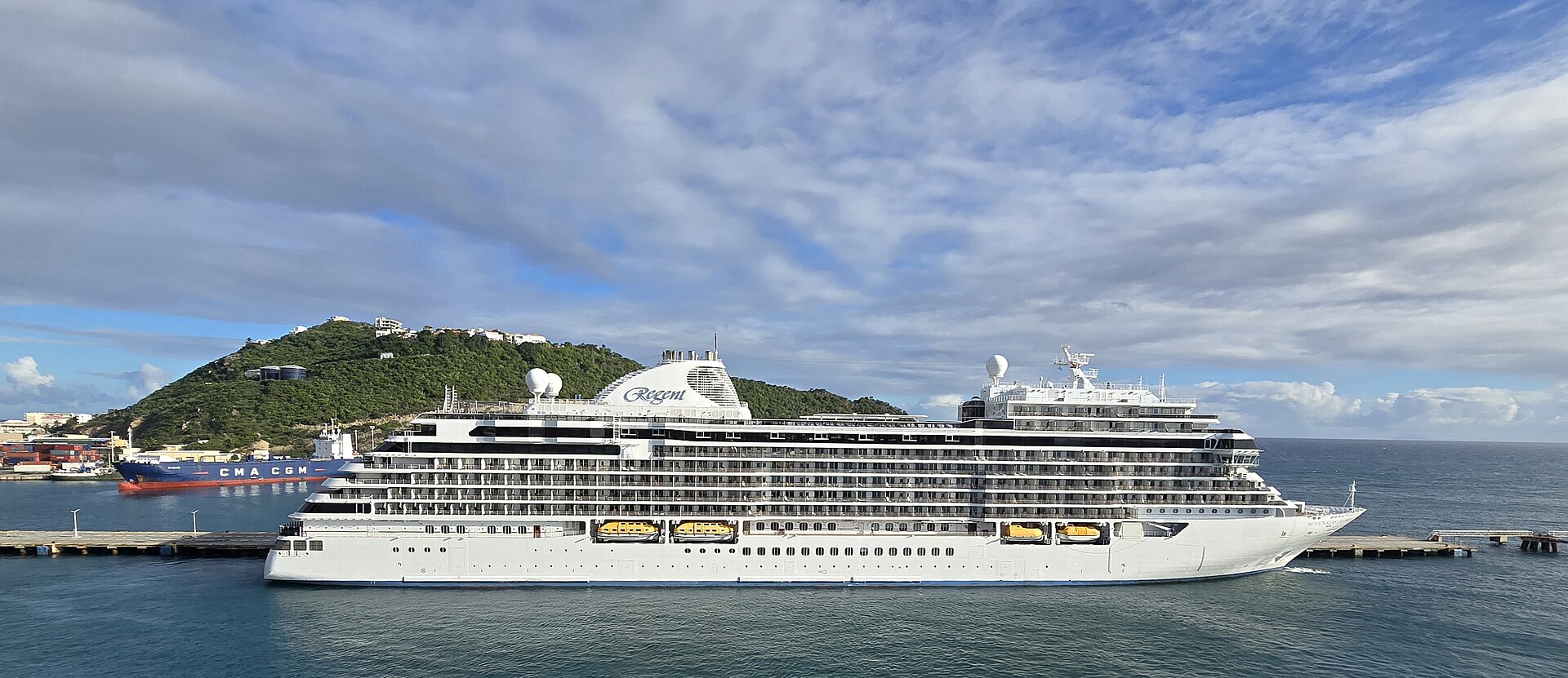 Seven Seas Splendor ship photo 2