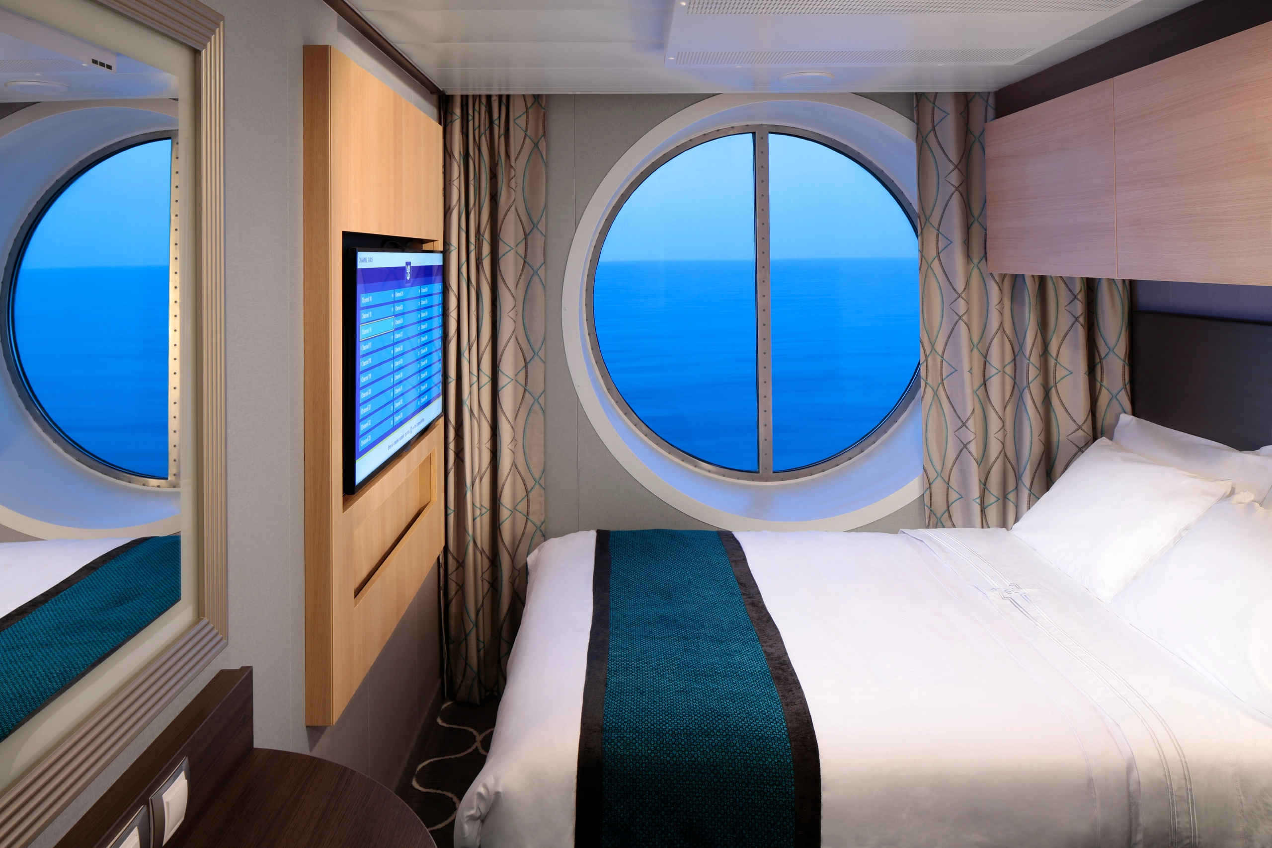 Symphony of the Seas ship photo 10